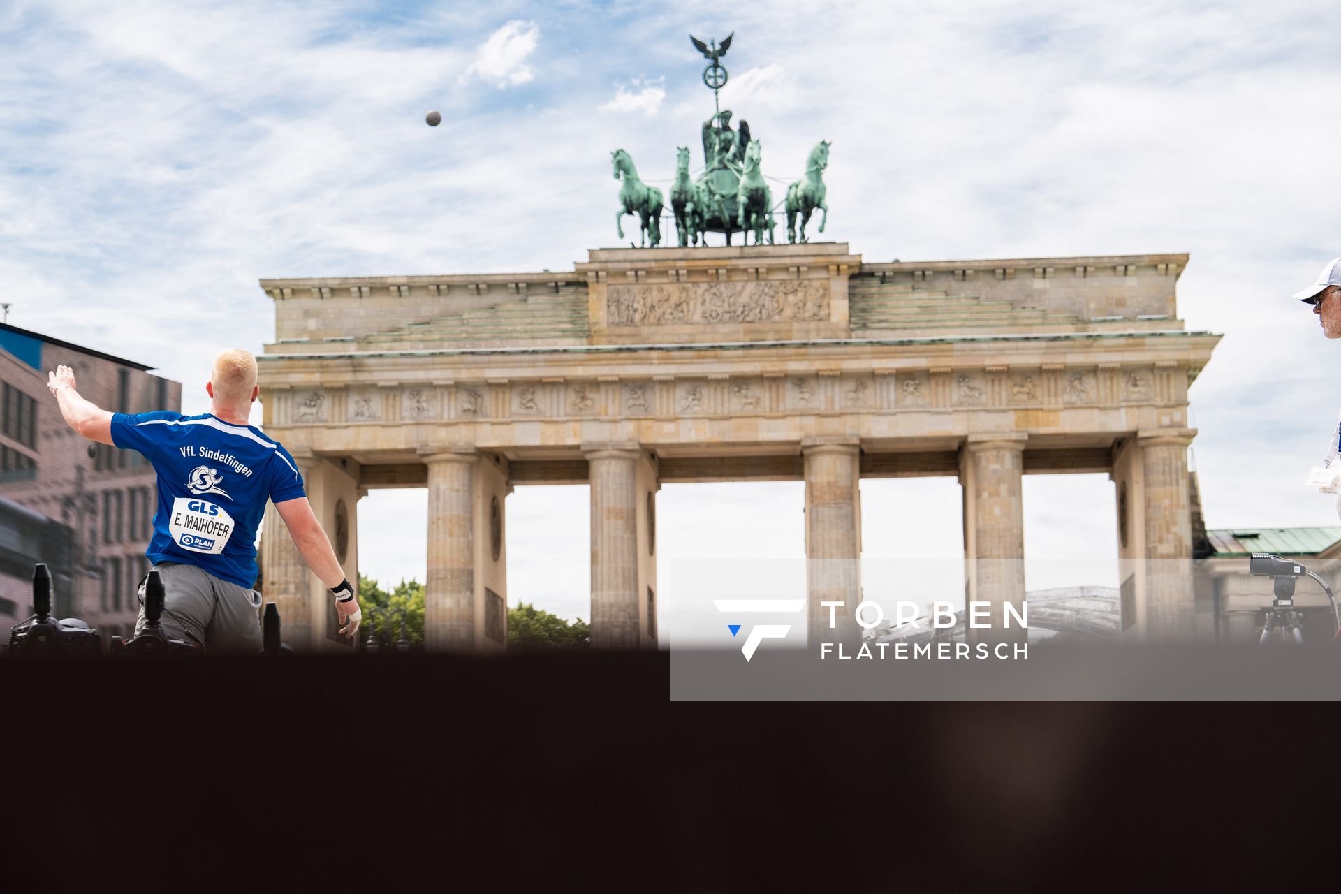 Eric Maihoefer (VfL Sindelfingen) beim Kugelstossen waehrend der deutschen Leichtathletik-Meisterschaften auf dem Pariser Platz am 24.06.2022 in Berlin